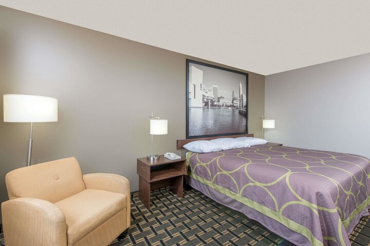Super 8 by Wyndham Youngstown / Austintown