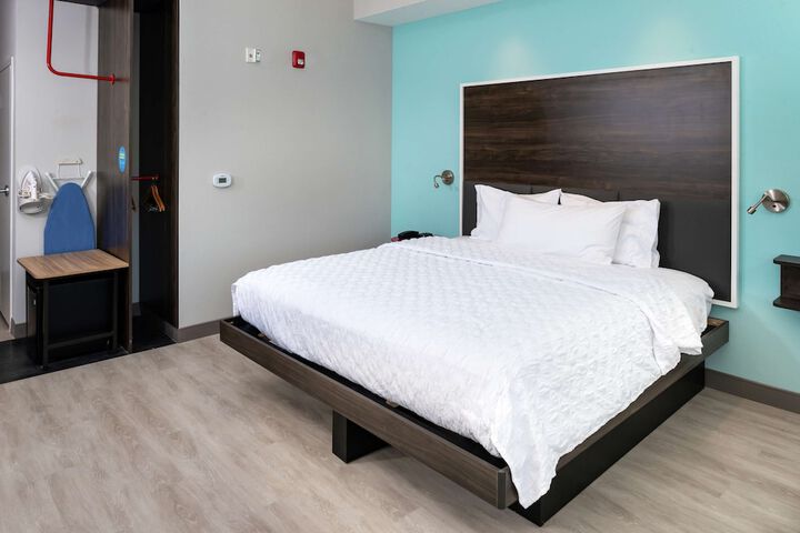 Room 19 of 41