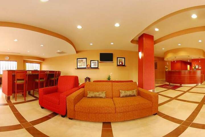 Comfort Suites Flowood - Jackson Airport (must meet transportation requirement)