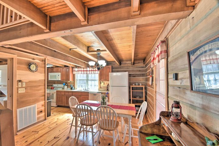 The Lake Place Cabin w / Golf Cart & Free Kayaks!