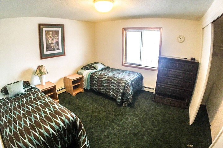 Room 4 of 17