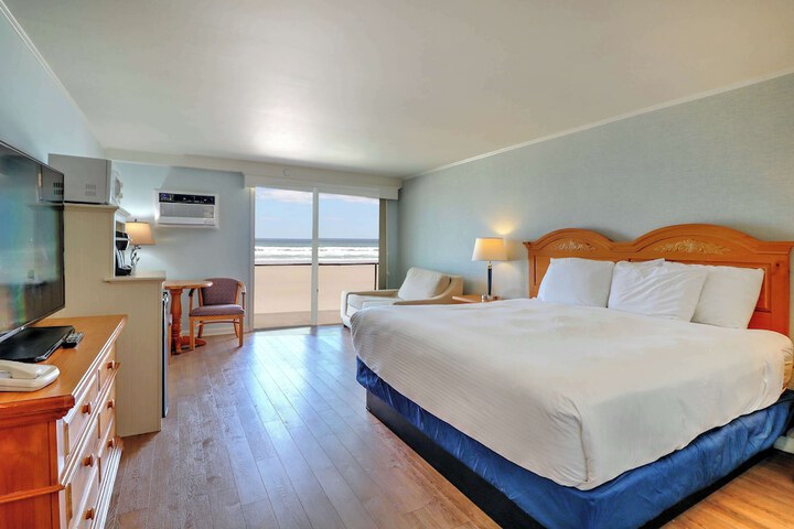 Room 35 of 139