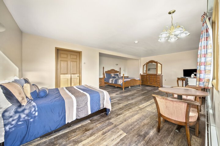 Room 35 of 59