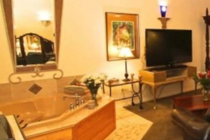 Echo Canyon Spa Resort (Adults Only)