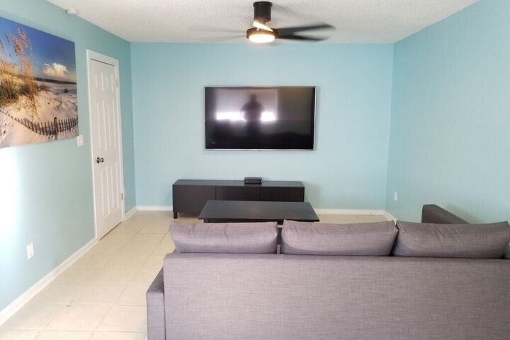Room 10 of 13