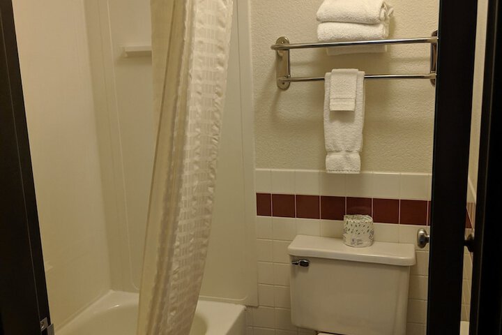 Room 11 of 36