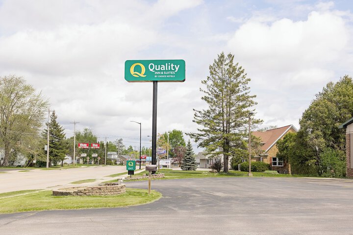 Quality Inn & Suites Marinette