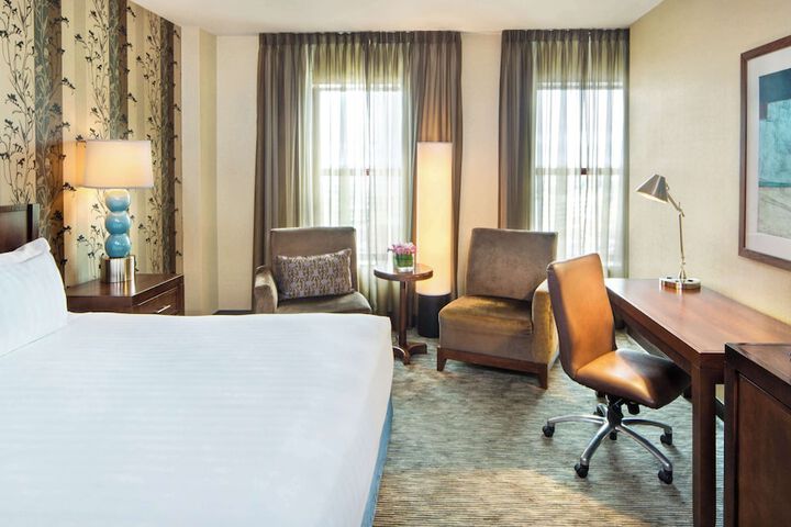 Hyatt Regency Buffalo / Hotel and Conference Center