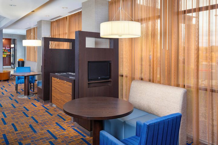 Courtyard by Marriott Phoenix North / Happy Valley