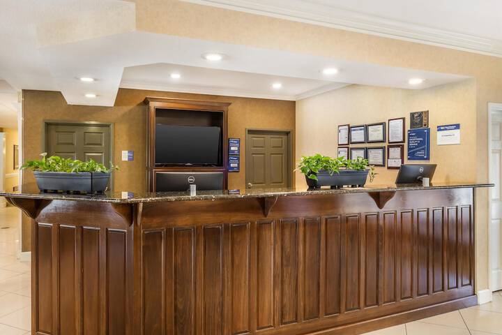 Best Western Plus Valdosta Hotel & Suites