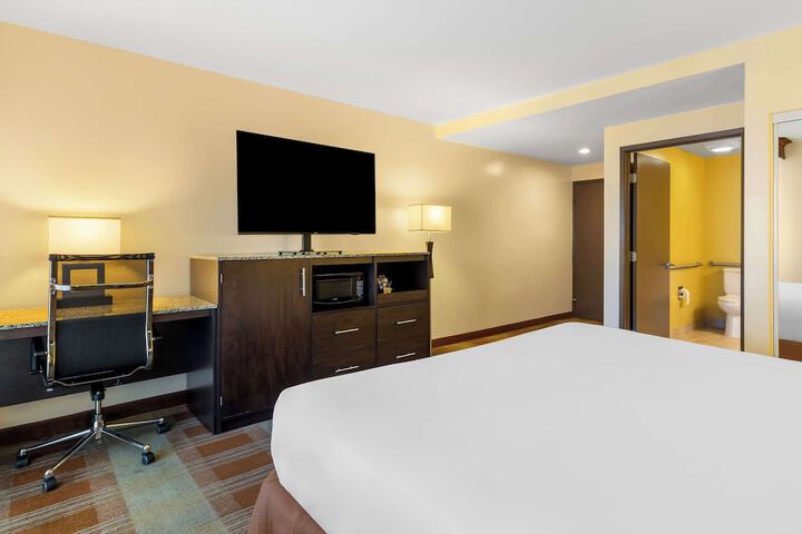 Best Western Date Tree Hotel