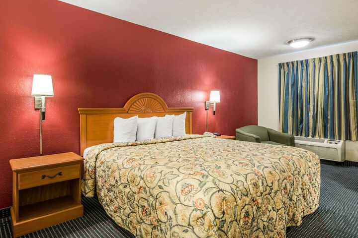 Room 14 of 23