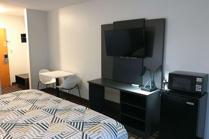 Room 11 of 17