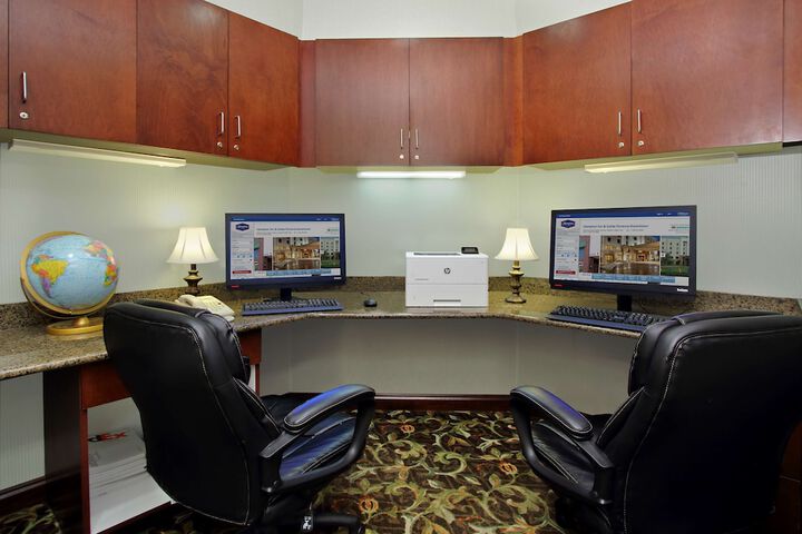 Business Center 31 of 31