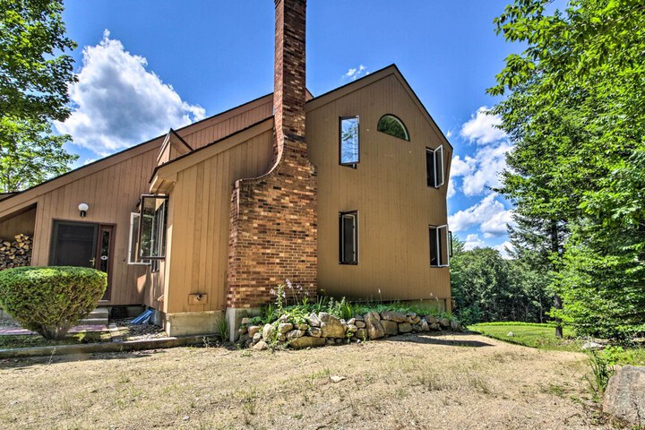 Bartlett Condo w / Mtn-view Deck 1 Mi to Skiing!