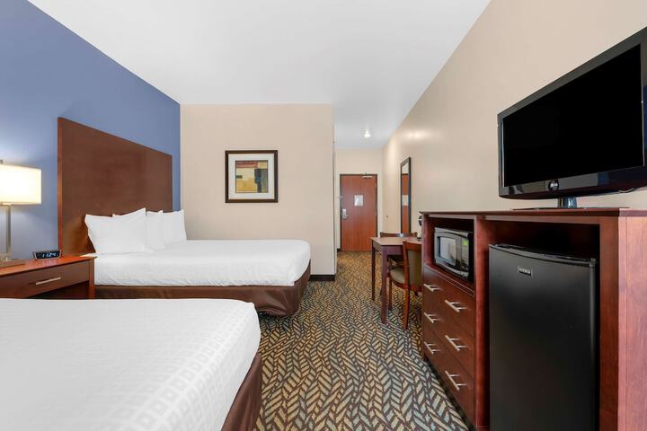 Room 18 of 28