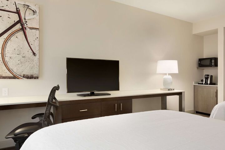 Room 27 of 37
