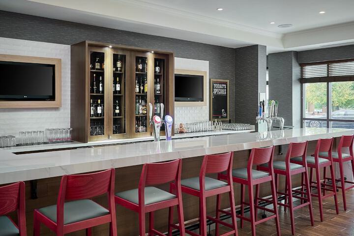 Holiday Inn Hotel & Suites Oakville at Bronte by IHG