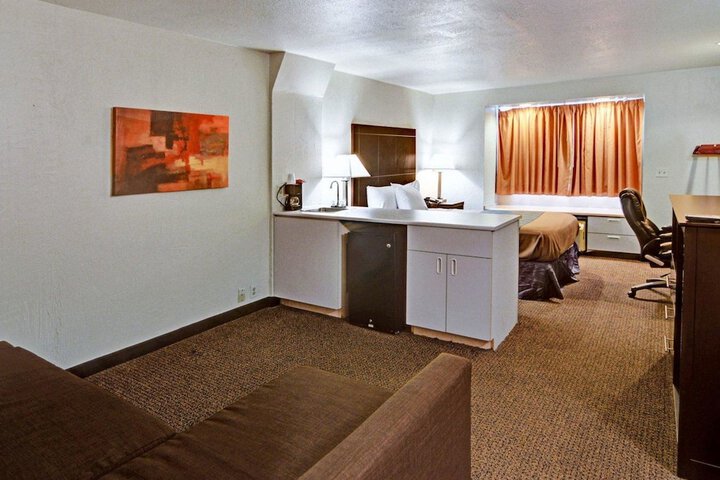 Room 14 of 18