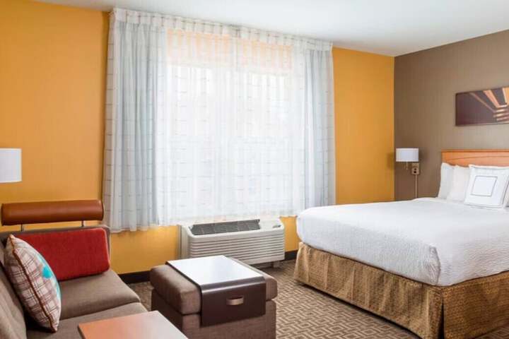 Room 12 of 30
