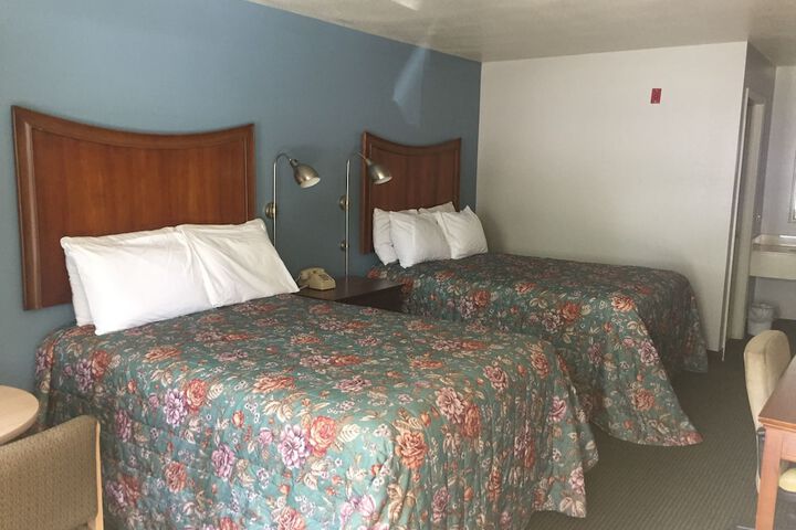 Room 6 of 11
