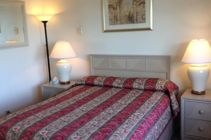Front Street Inn