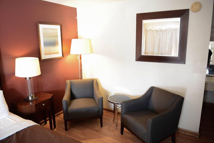 Room 32 of 43