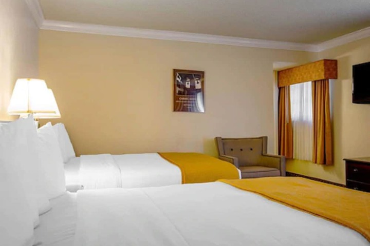 Room 9 of 29