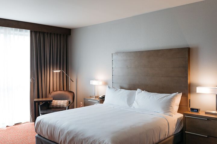 Room 42 of 144