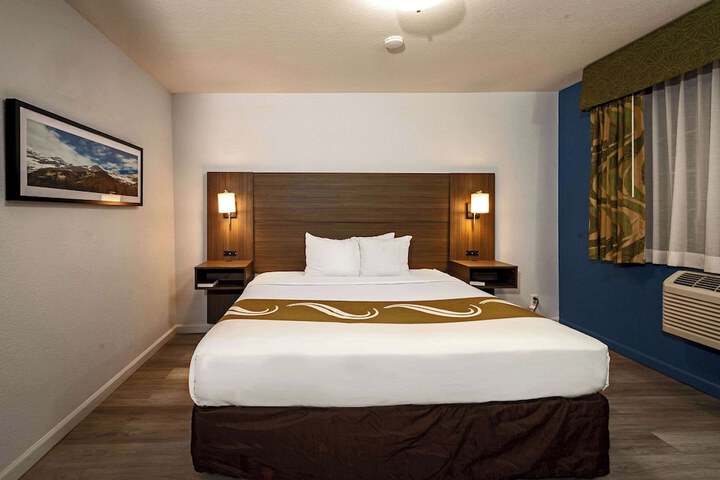 Room 15 of 27