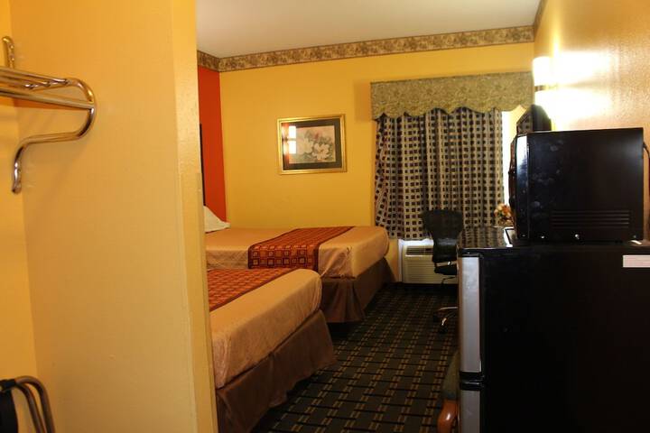 Room 25 of 39