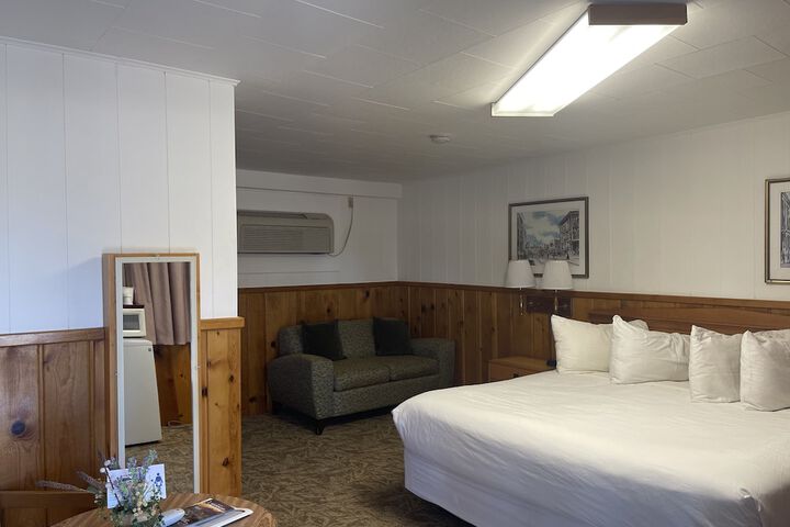 Room 30 of 48