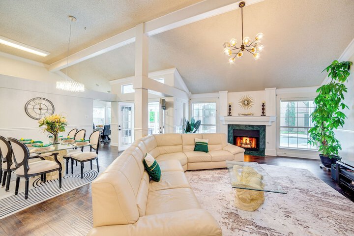 Walk to Lake! Rowlett Escape w / Fire Pit & Views