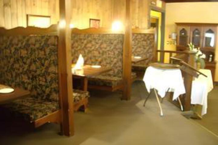 Dining 18 of 23