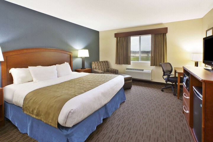 AmericInn by Wyndham Bay City