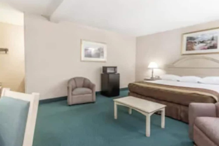Room 14 of 22
