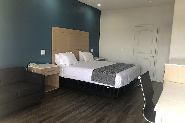 Room 7 of 27