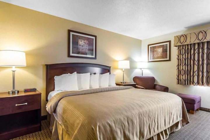 Room 10 of 36