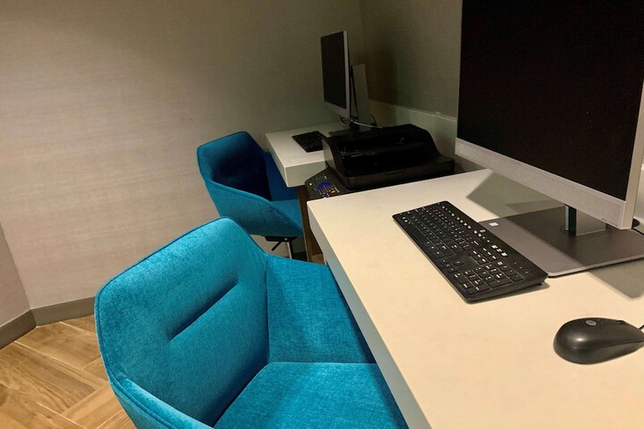Business Center 109 of 109