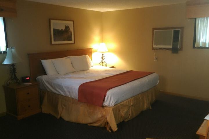 Room 13 of 38
