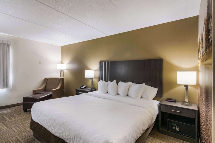 Room 13 of 36
