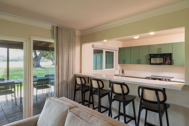 Royal Lahaina Resort & Bungalows