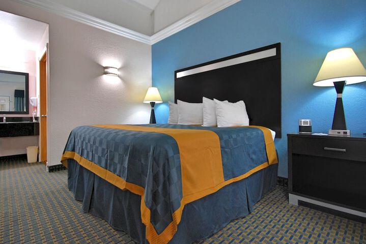 Room 8 of 26
