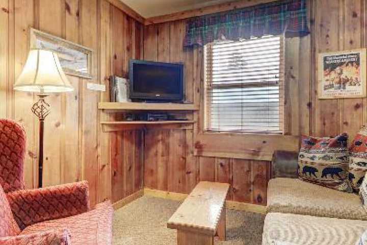 Eagle Fire Lodge & Cabins