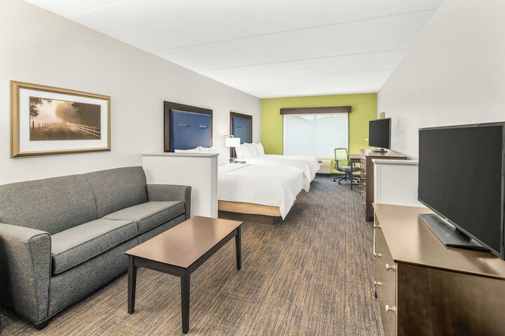 Holiday Inn Express & Suites Wilmington-Newark by IHG