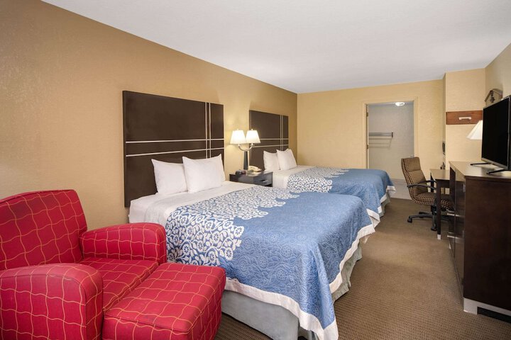 Room 8 of 15