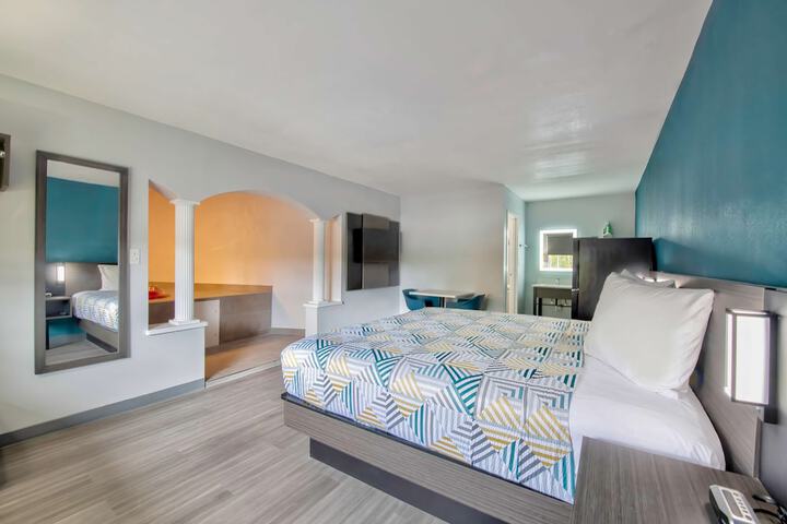 Room 21 of 27