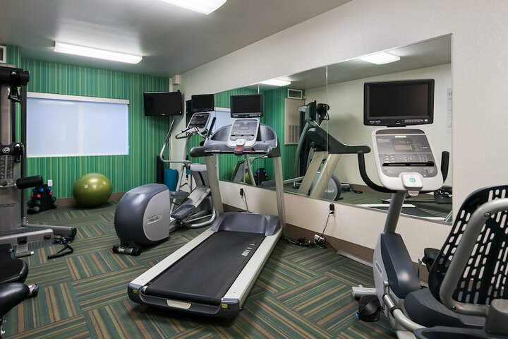 Holiday Inn Express & Suites Everett by IHG