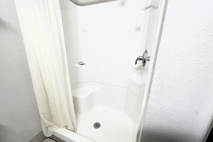 Room 3 of 9