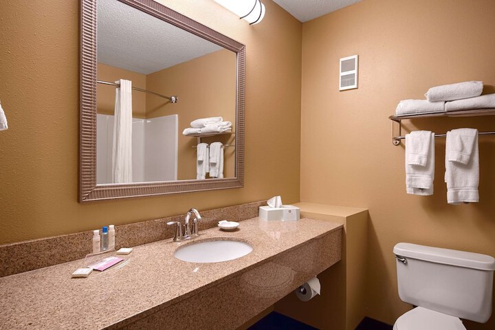 Room 8 of 17
